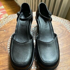 Dansko black leather Maryjanes Size 39.